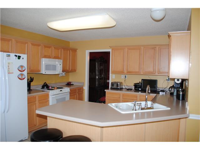 311 North Ericson Road Memphis, TN 38018 - Photo 6 of 13 Here is another angle of the large kitchen.
