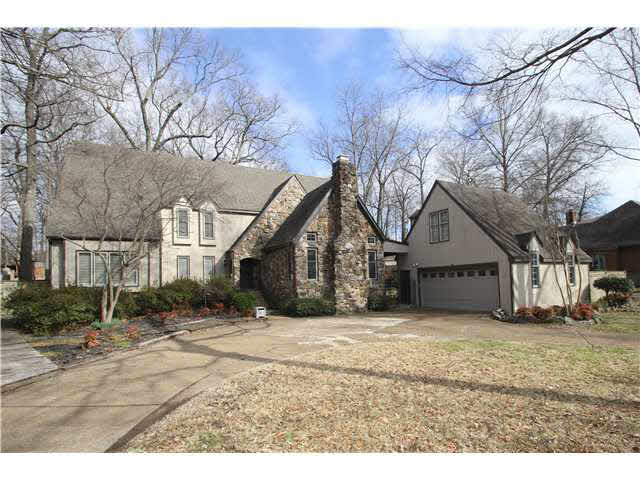 2288 Kirby Road Memphis, TN 38119 - Photo 1 of 25 Close to MUS, Hutchinson, Briarcrest, CBHS and Ridgeway Elementary and Ridgeway High School. Circular drive. The beautifully landscaped front invites you to see what is inside! You won't be disappointed!