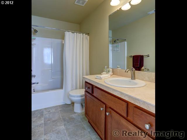 237 Southwest 105th Terrace Portland, OR 97225 - Photo 9 of 12 Gallery Image 9
