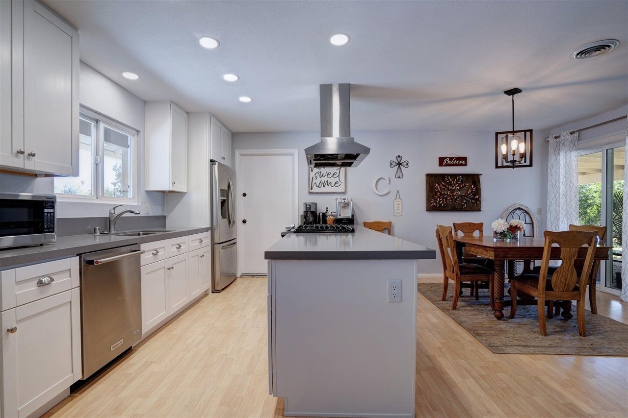 690 Amigos Road Ramona, CA 92065 - Photo 12 of 24 Gallery Image 12