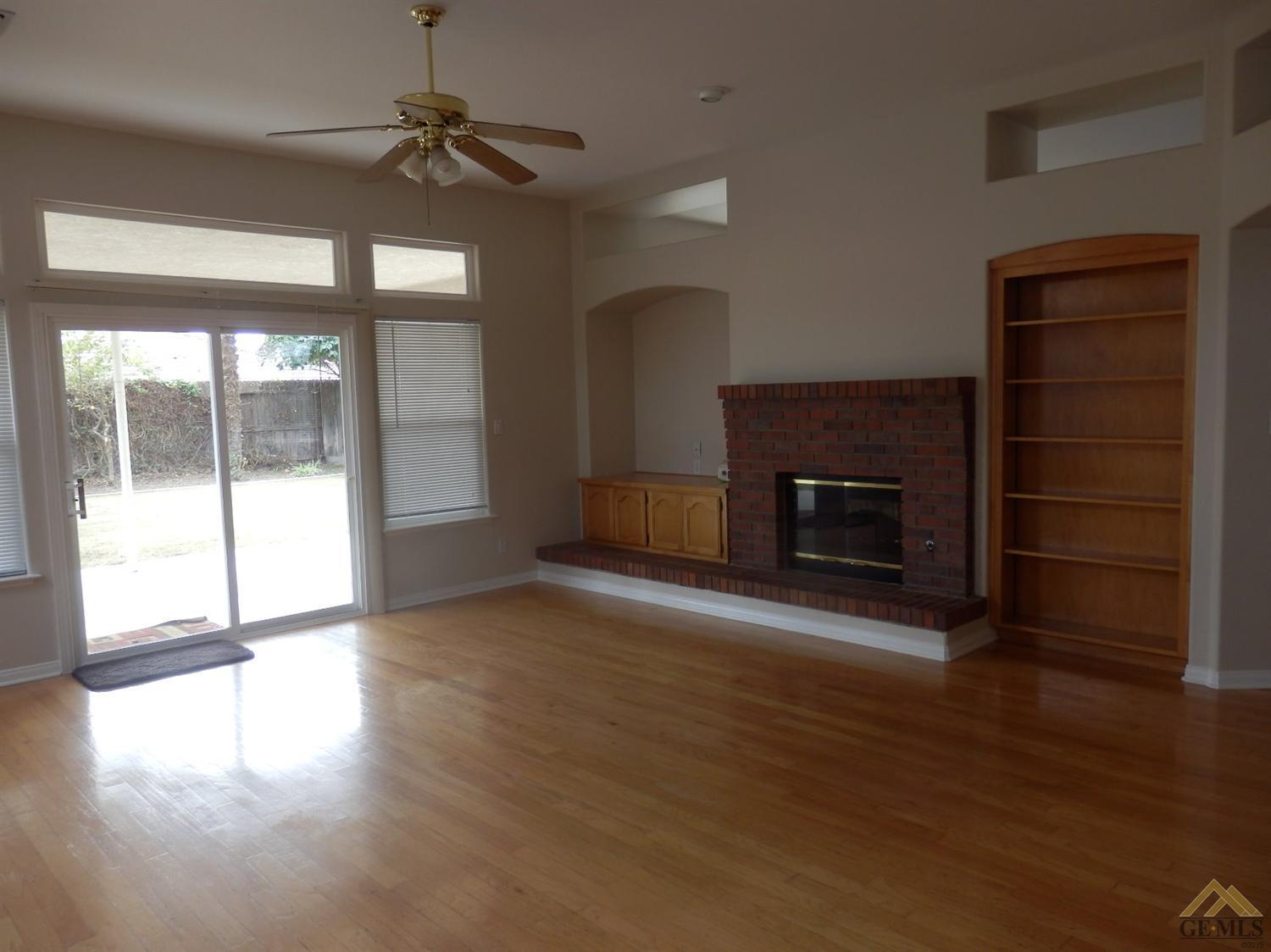 4001 Bridgewater Way Bakersfield, CA 93313 - Photo 10 of 25