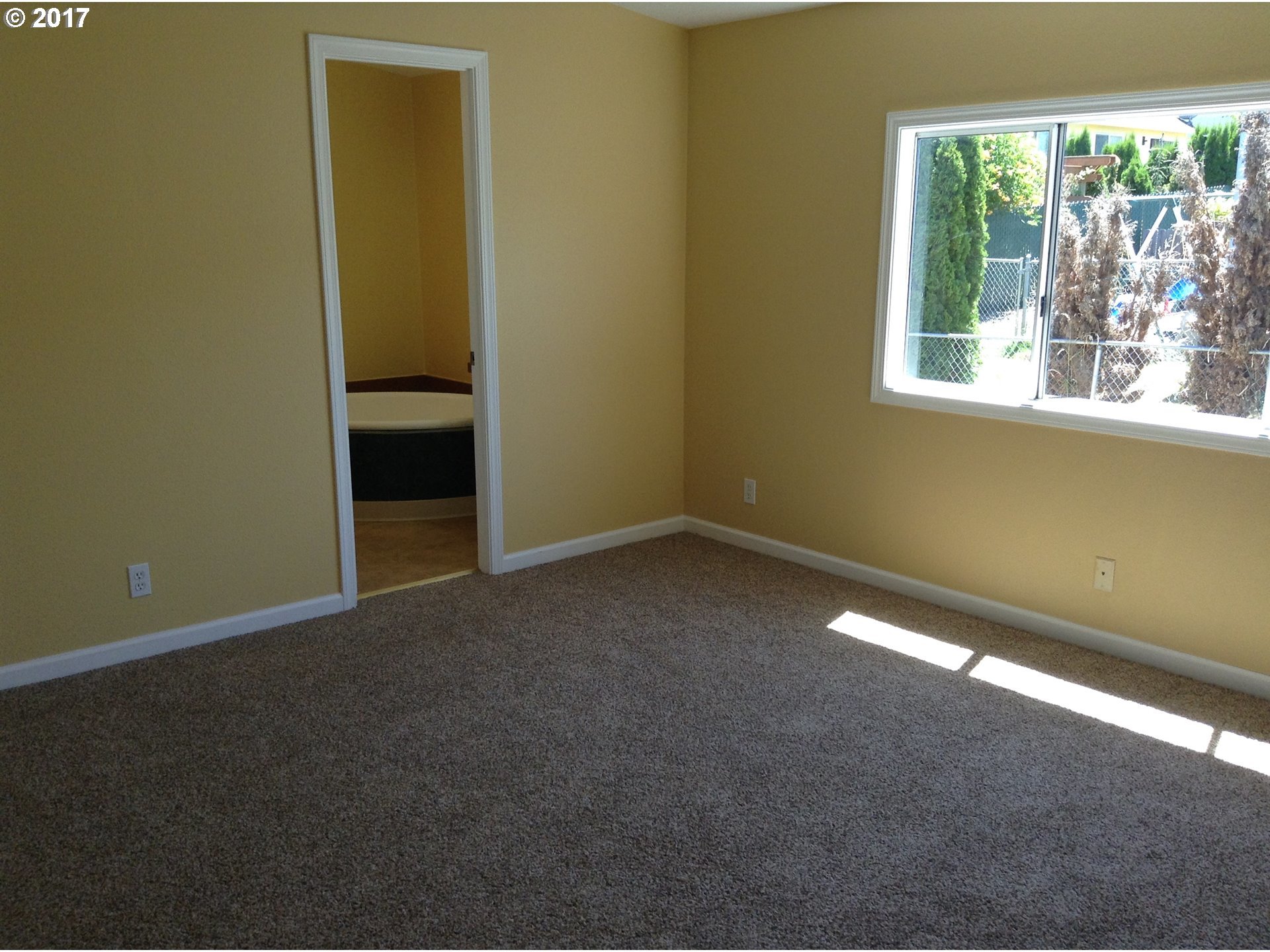 1015 Oak Street, Unit 18 Silverton, OR 97381 - Photo 14 of 15