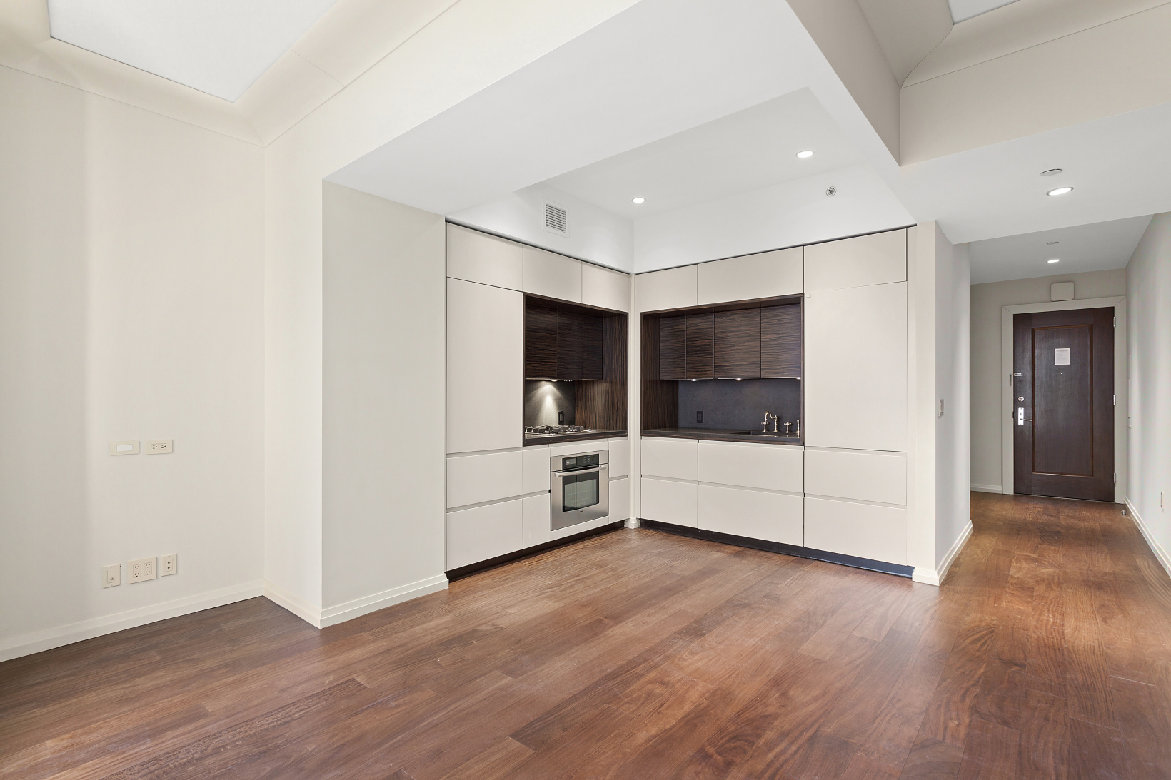 55 Wall Street, Unit 636 Manhattan, NY 10005 - Photo 3 of 5