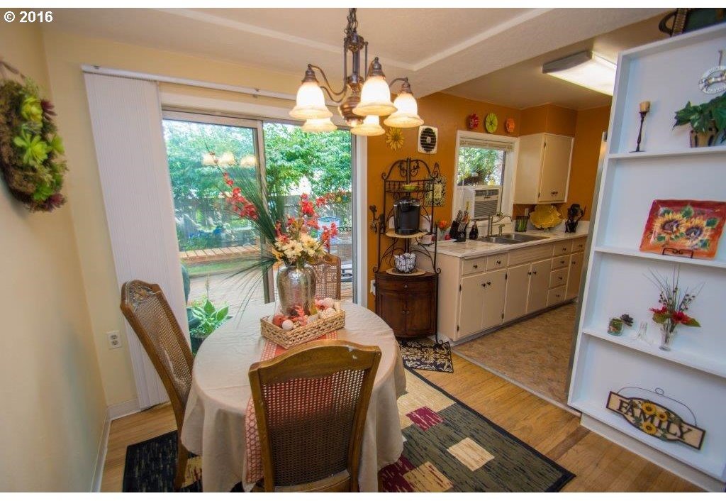 8275 Southwest Mapleleaf Street Tigard, OR 97223 - Photo 10 of 23 Gallery Image 10