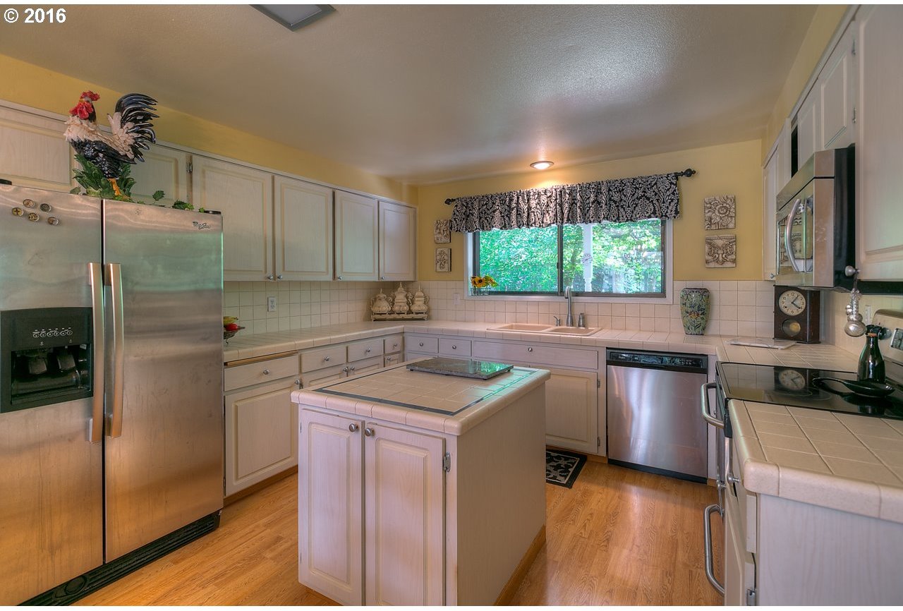 842 Hylo Road Southeast Salem, OR 97306 - Photo 6 of 28 Gallery Image 6