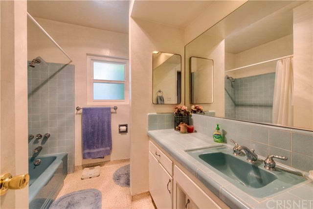 15500 Royal Ridge Road Sherman Oaks, CA 91403 - Photo 23 of 31