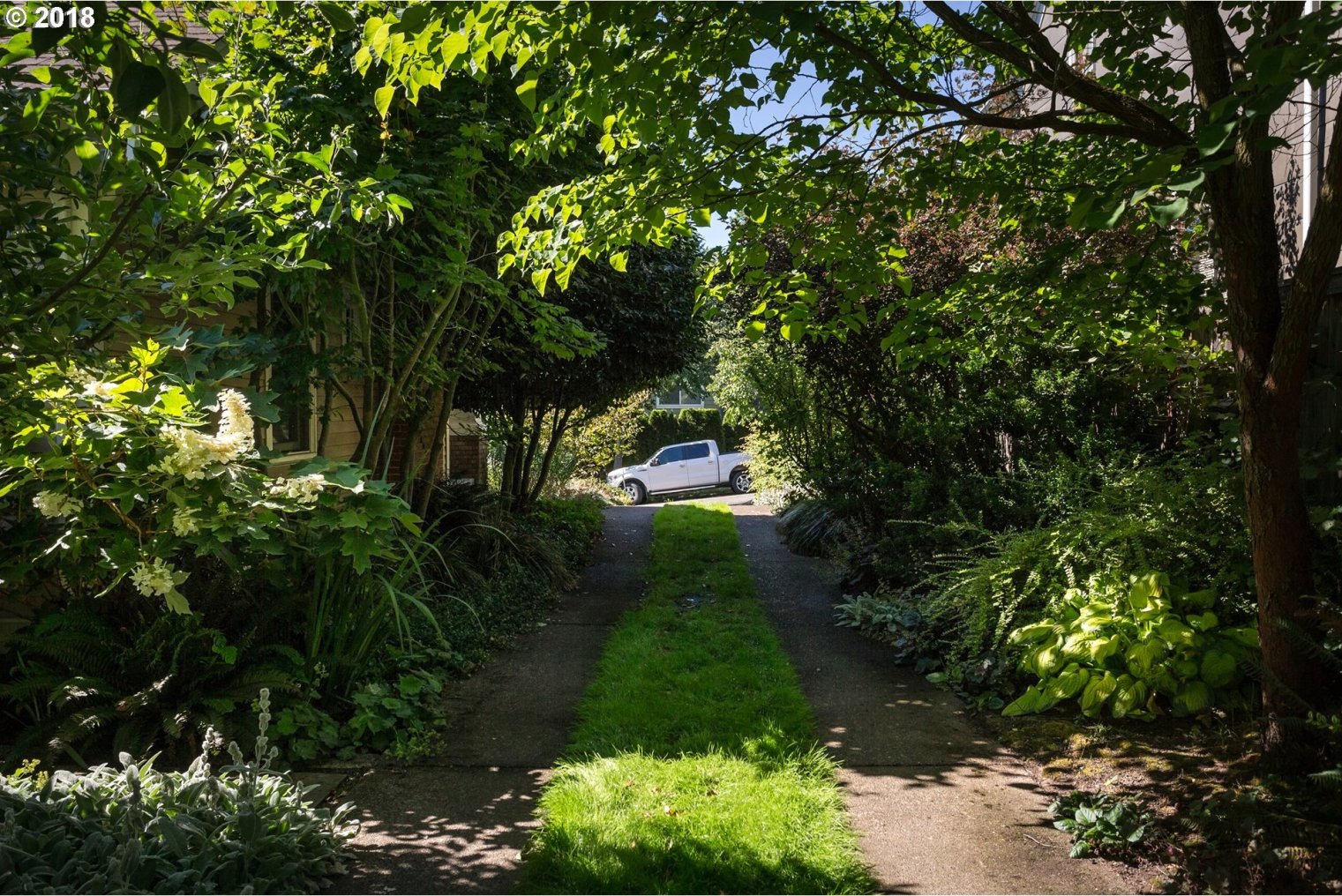 127 Southwest Hamilton Street Portland, OR 97239 - Photo 21 of 25 Gallery Image 21