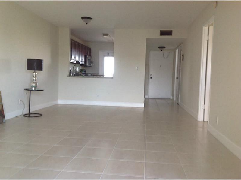 4700 Washington Street, Unit 406 Hollywood, FL 33021 - Photo 10 of 29