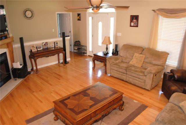 4430 Old Metal Road Palmyra, TN 37142 - Photo 5 of 30