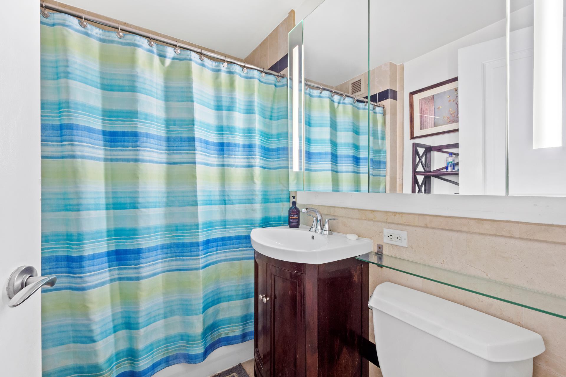 20 West Street, Unit 14G Manhattan, NY 10004 - Photo 4 of 11