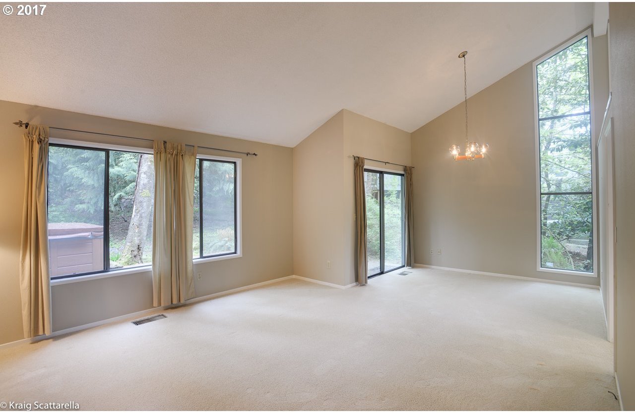 9832 Southwest Quail Post Road Portland, OR 97219 - Photo 20 of 21 Gallery Image 20