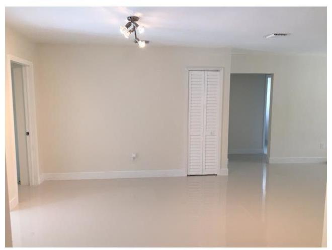 2625 Southwest 67th Avenue Miami, FL 33155 - Photo 3 of 11