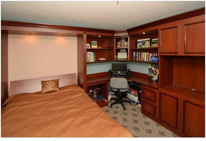 3230 Overlook Road Davie, FL 33328 - Photo 17 of 23