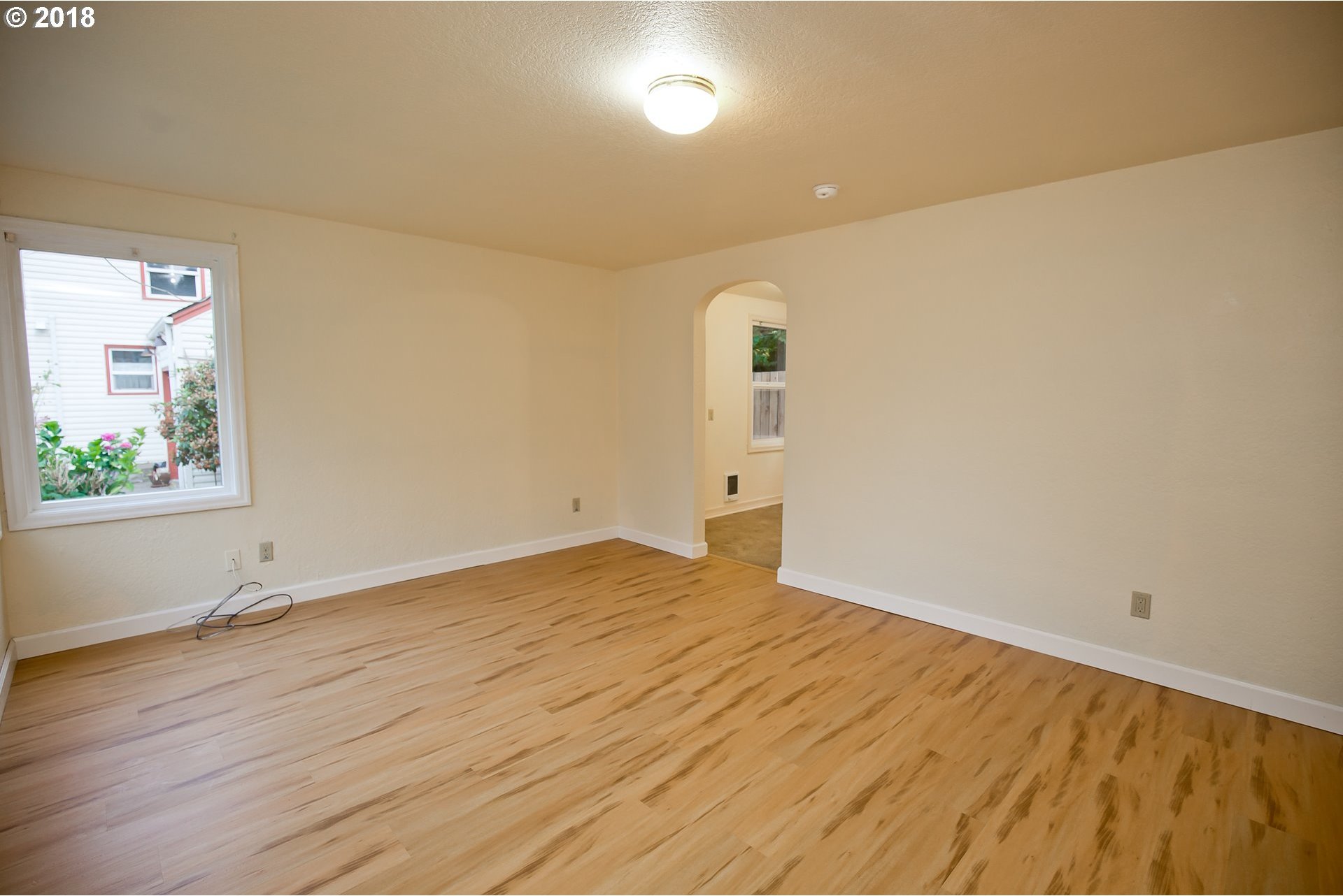 860 Kelly Boulevard Springfield, OR 97477 - Photo 5 of 26