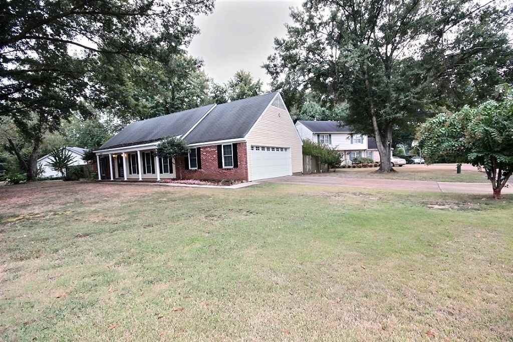 2473 Lynnfield Road Memphis, TN 38119 - Photo 2 of 25 Corner Lot!