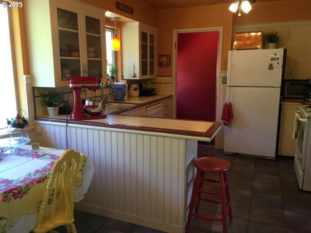 3229 Southwest Hamilton Court Portland, OR 97239 - Photo 5 of 11 Gallery Image 5