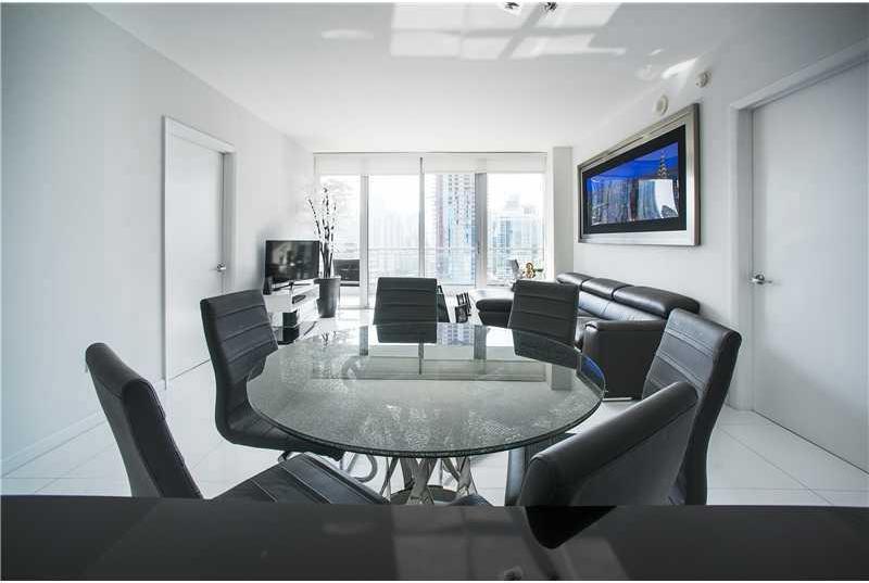 92 Southwest 3rd Street, Unit 2403 Miami, FL 33130 - Photo 2 of 17