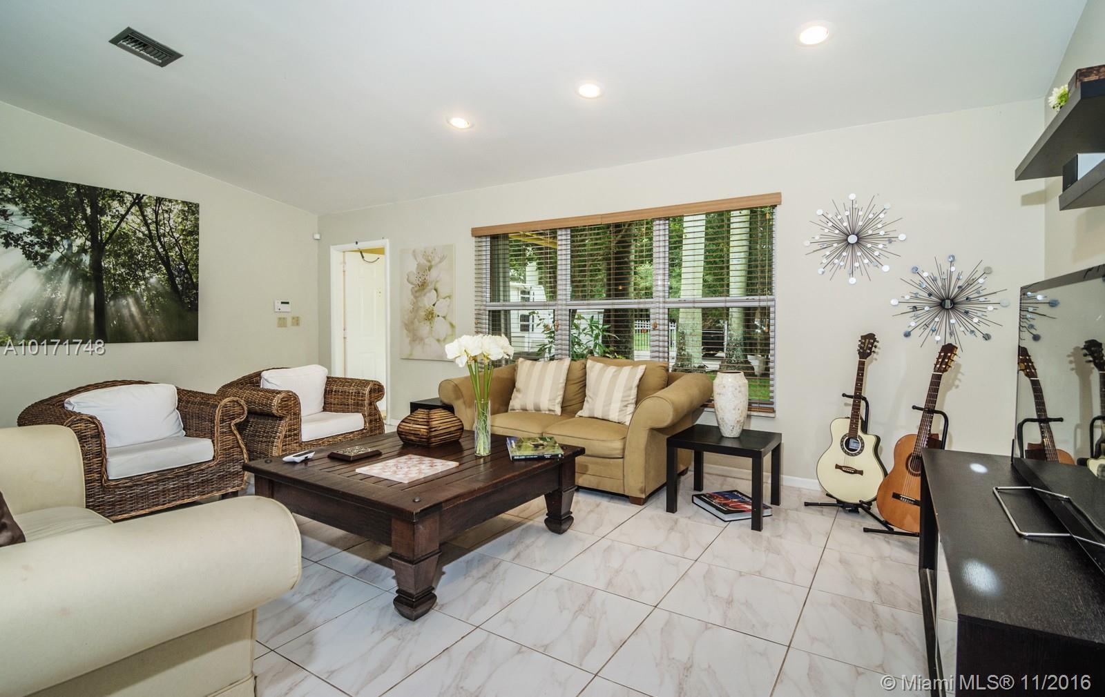 5211 Southwest 201st Terrace Southwest Ranches, FL 33332 - Photo 16 of 34 Gallery Image 16