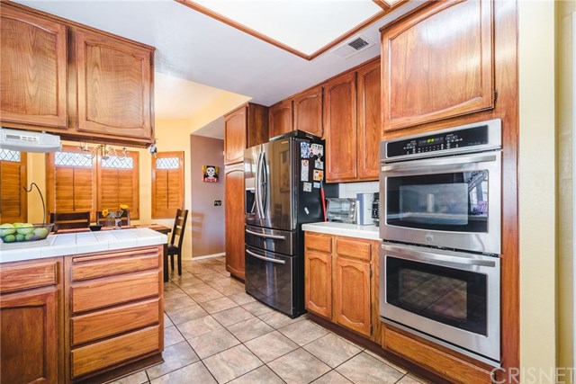 17037 Lassen Street Northridge, CA 91325 - Photo 15 of 37