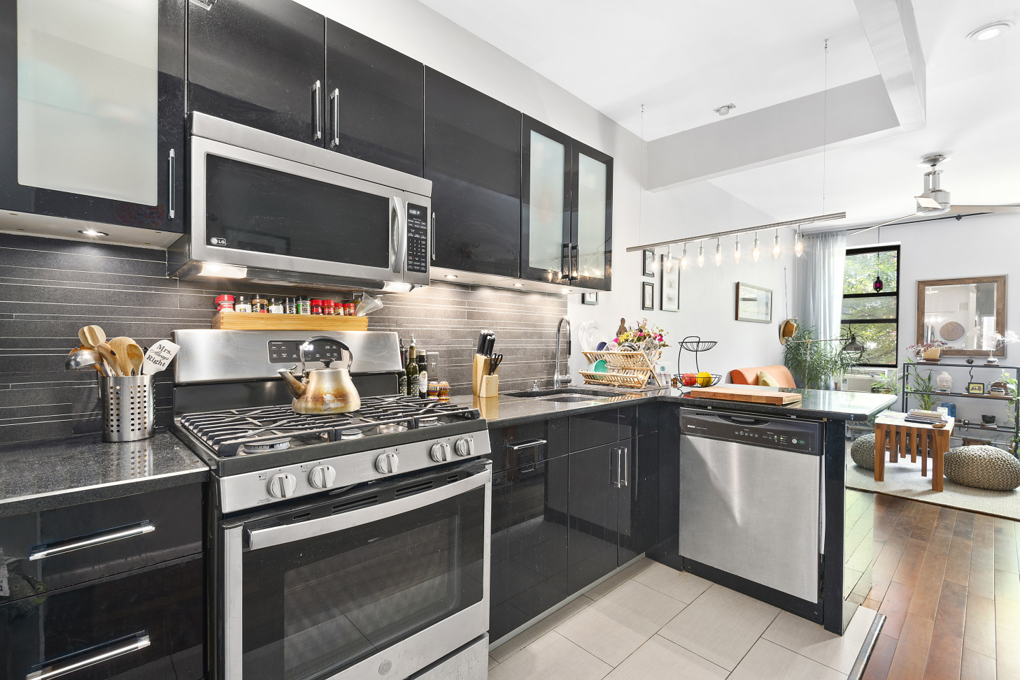 706 Sackett Street, Unit 2L Brooklyn, NY 11217 - Photo 2 of 7