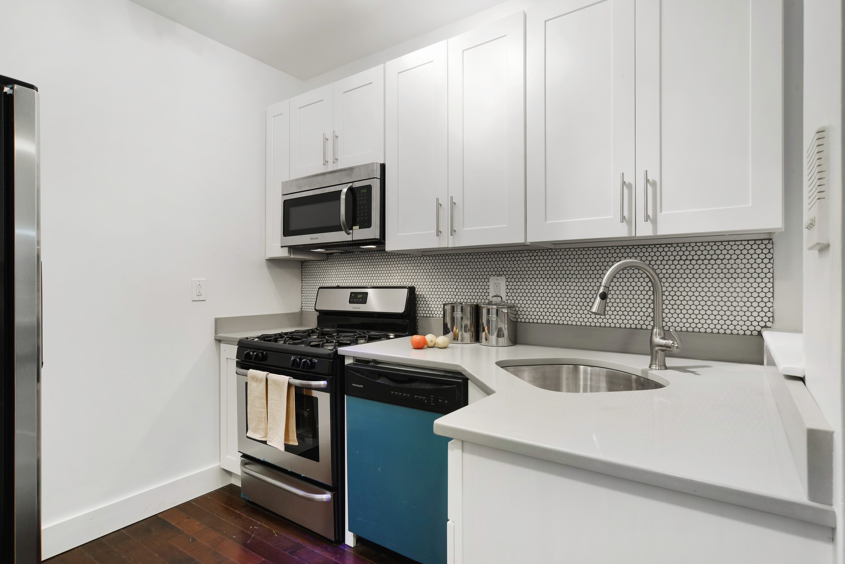 184 Hull Street, Unit 1A Brooklyn, NY 11233 - Photo 3 of 7