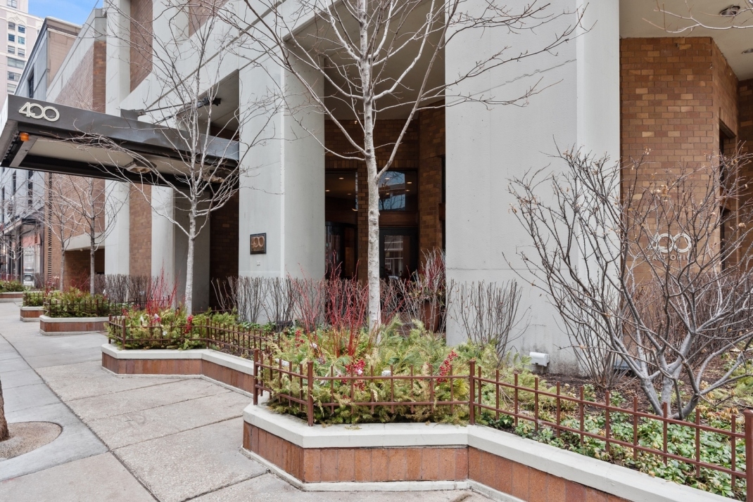 400 E Ohio St, Chicago, IL 60611 - Photo 2 of 4