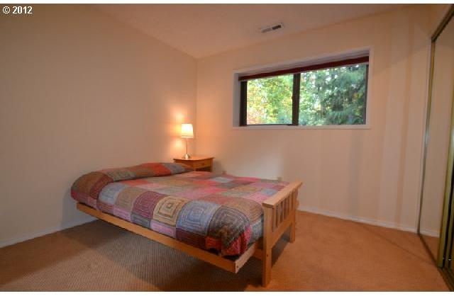 9708 Southwest Quail Post Road Portland, OR 97219 - Photo 10 of 16 Gallery Image 10