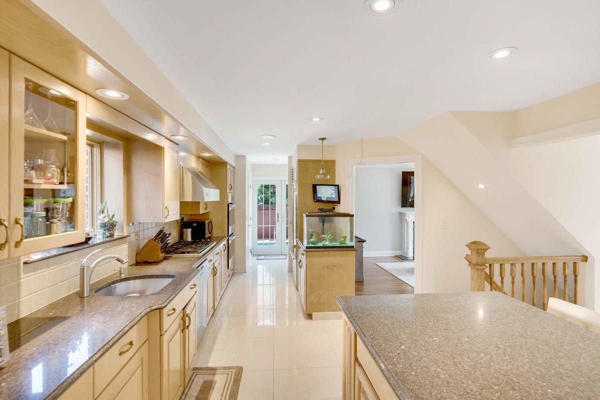 8220 Colonial Road Brooklyn, NY 11209 - Photo 11 of 27