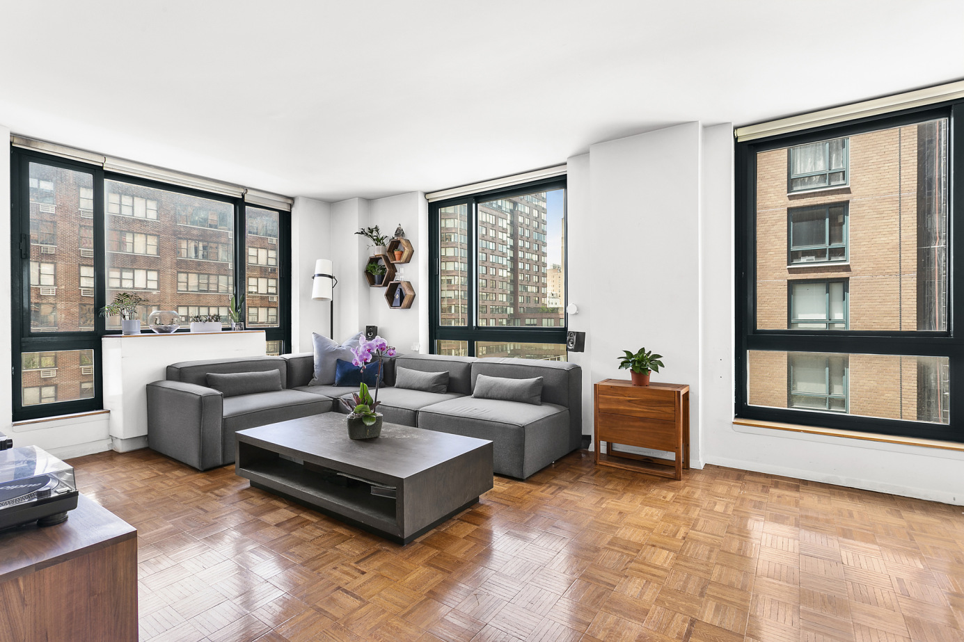 1 Irving Place, Unit V12F Manhattan, NY 10003 - Photo 2 of 6