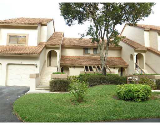 5741 Coach House Circle, Unit B Boca Raton, FL 33486 - Photo 1 of 8