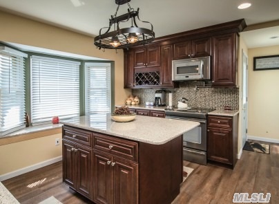 33 Blacksmith Road Levittown, NY 11756 - Photo 3 of 20 Gallery Image 3