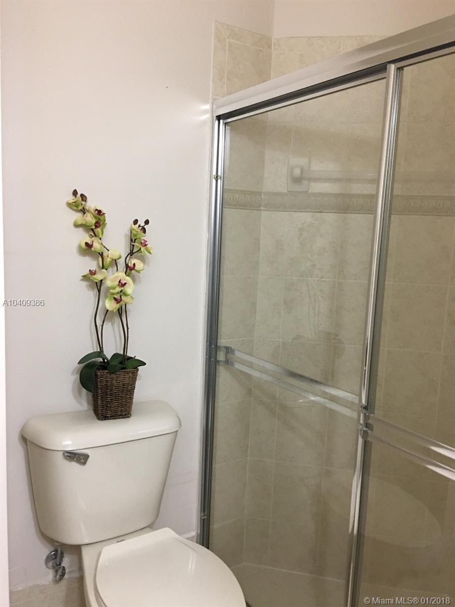 14970 Southwest 9th Way Miami, FL 33194 - Photo 12 of 46 Gallery Image 12