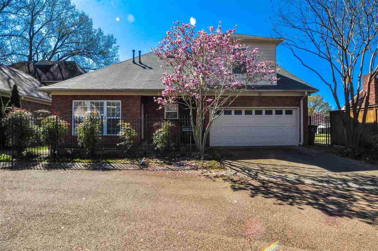 5272 Mesquite Road Memphis, TN 38120 - Photo 22 of 22 This home features a 2-car garage located in the rear of the home, backing up to a private cove.