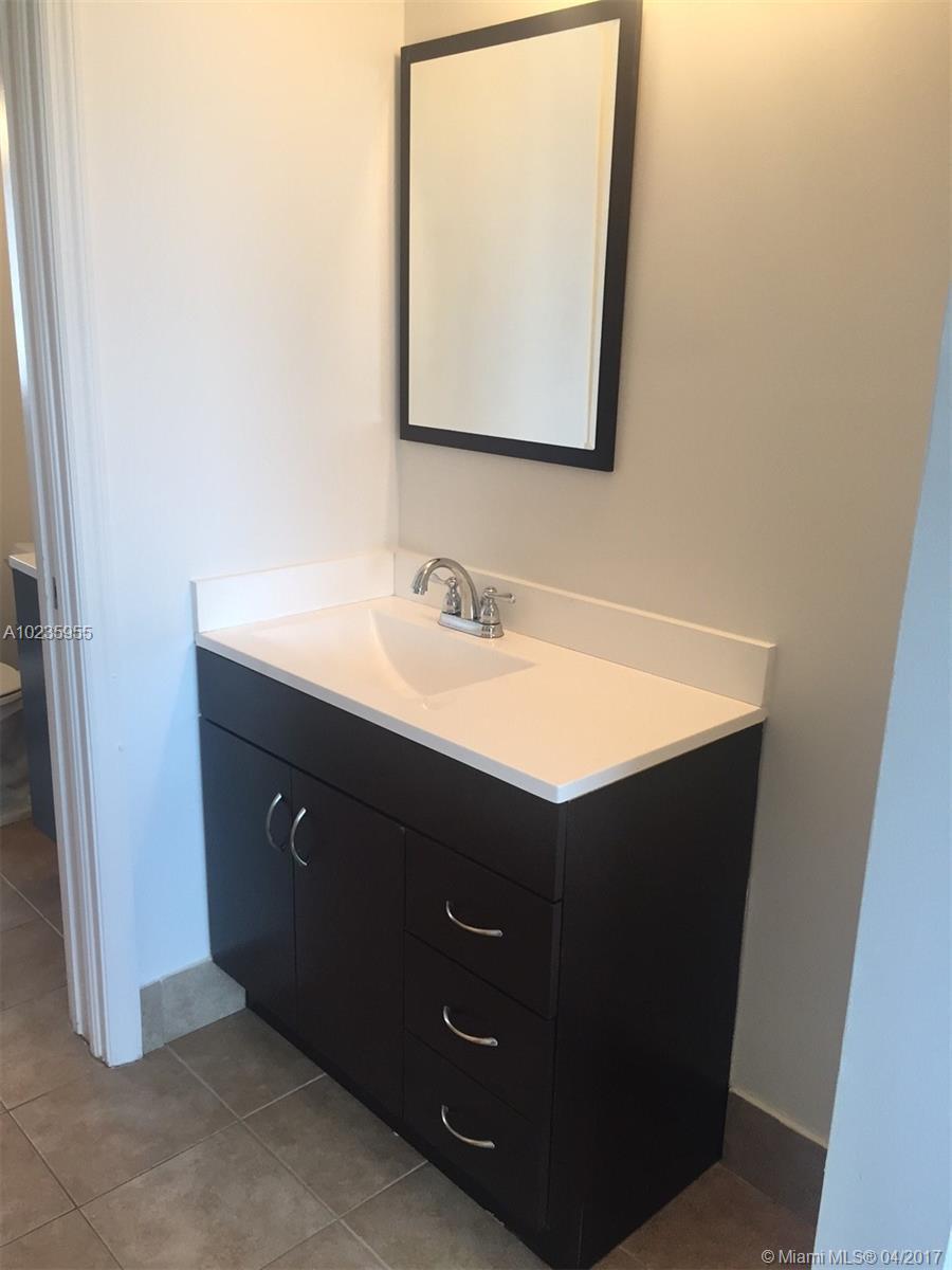 14279 Southwest 121st Place, Unit 4 Miami, FL 33186 - Photo 12 of 23