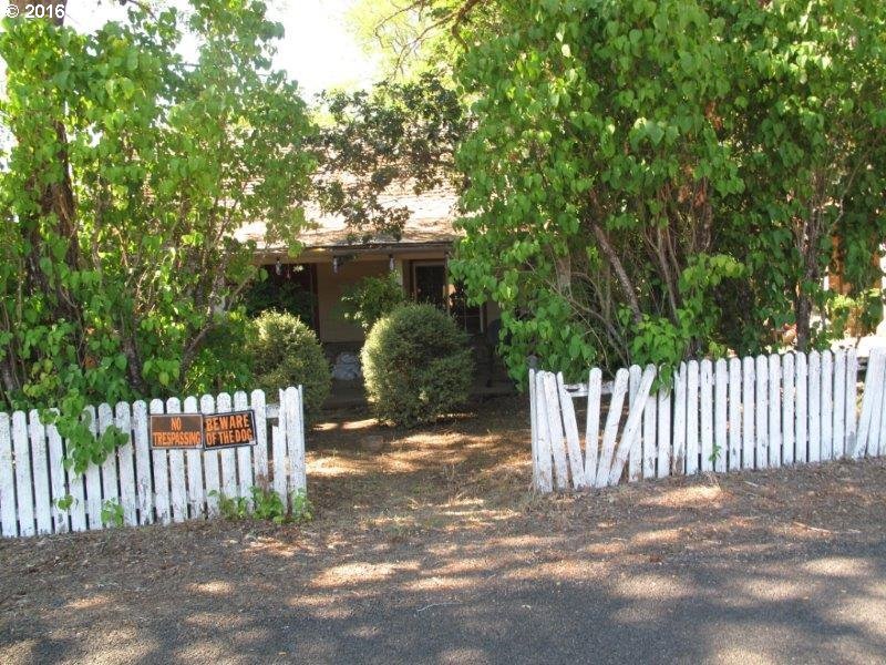 498 Pine Grove Road Rogue River, OR 97537 - Photo 16 of 20