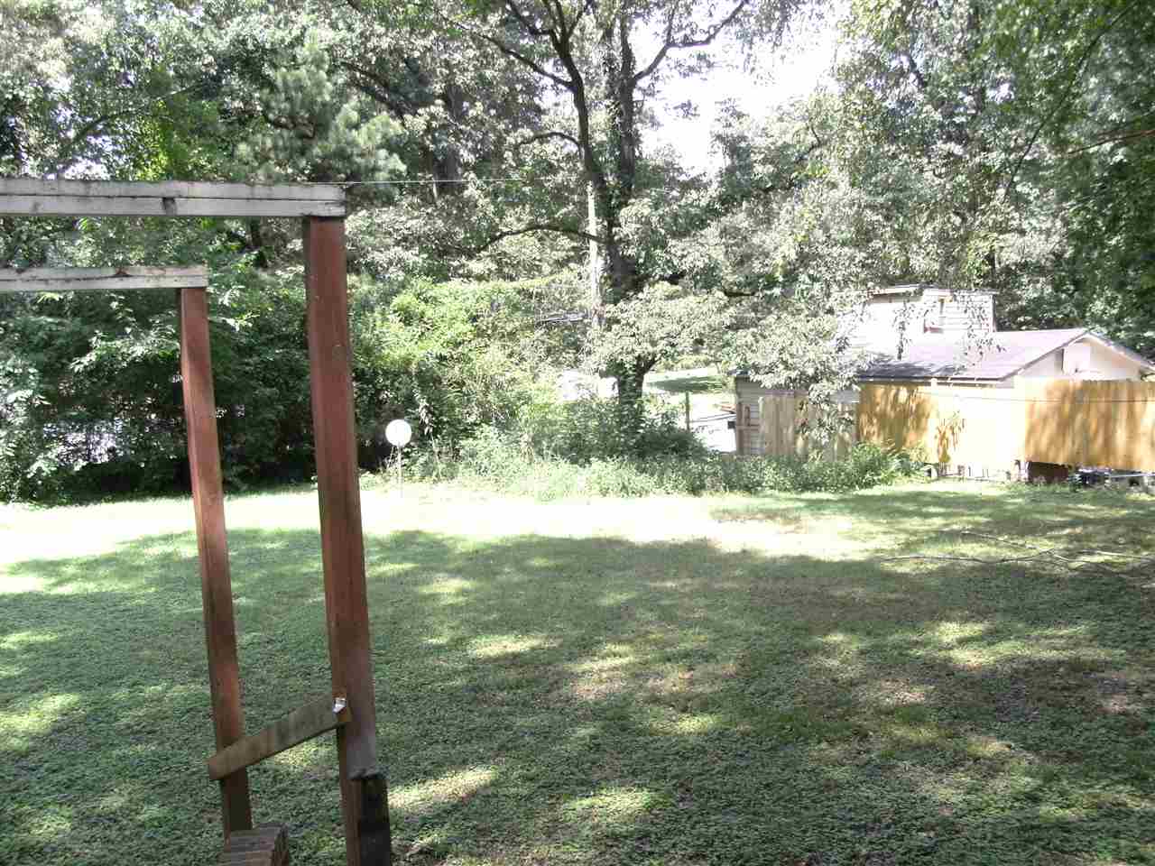 944 Linwood Road Memphis, TN 38116 - Photo 8 of 11 backyard