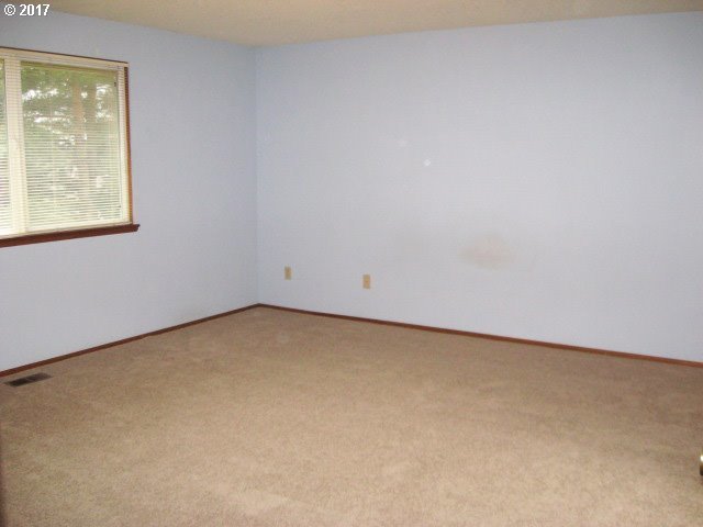 13280 Southwest Weir Road Beaverton, OR 97008 - Photo 19 of 32 Gallery Image 19