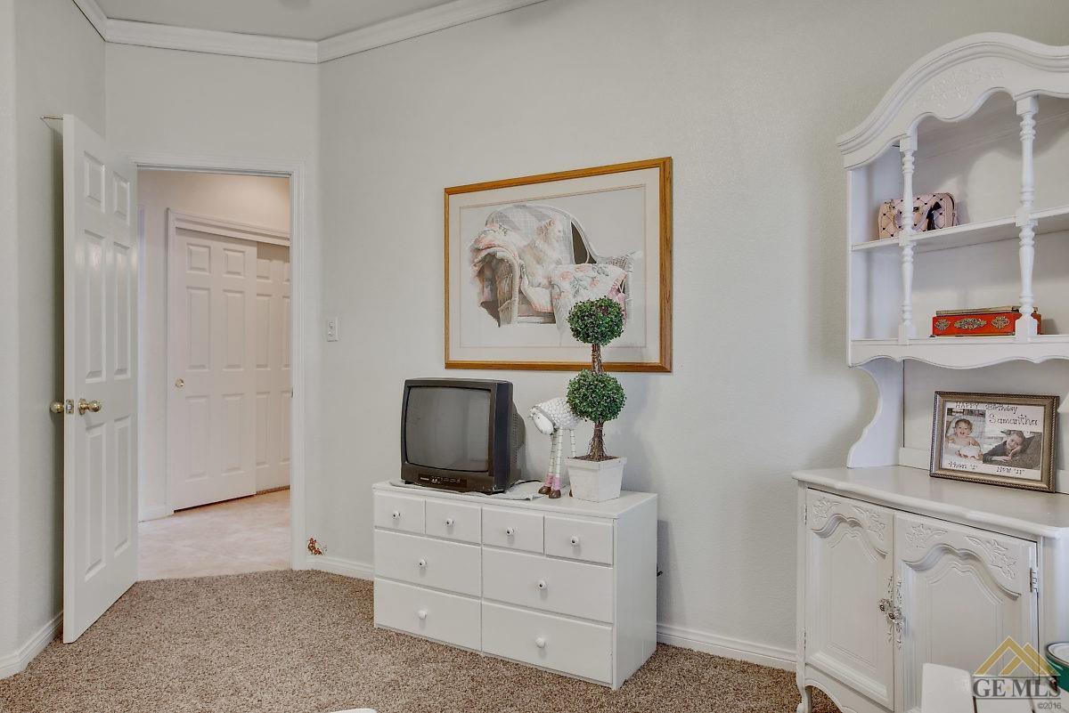 3601 Campfire Drive Bakersfield, CA 93312 - Photo 35 of 40