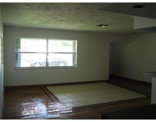 1866 Northwest 8th Terrace Homestead, FL 33030 - Photo 7 of 16