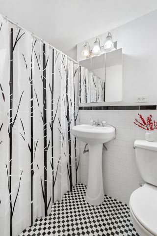 $749,000 | 201 Clinton Avenue, Unit 6F | Clinton Hill