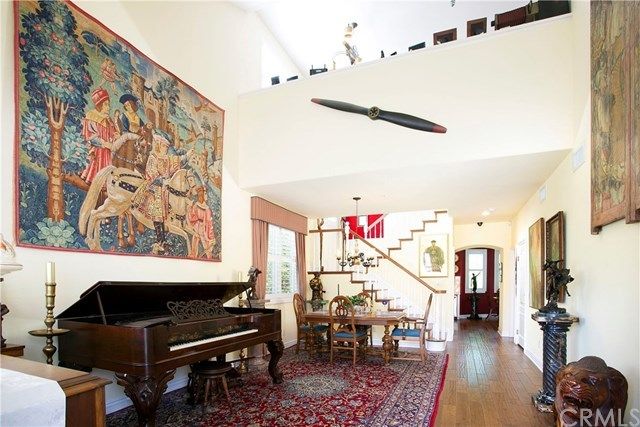 $990,000 | 285 Mesa Drive, Costa Mesa, CA 92627