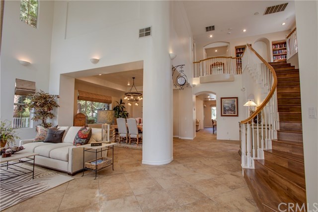 203 Franklin Avenue Redlands, CA 92373 - Photo 2 of 30