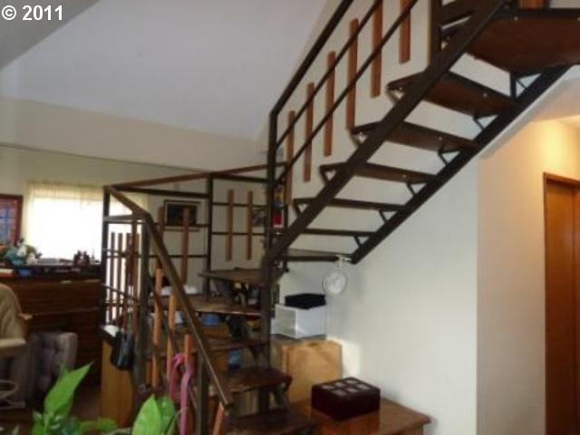 1020 Northeast Faloma Road Portland, OR 97211 - Photo 6 of 10 Gallery Image 6