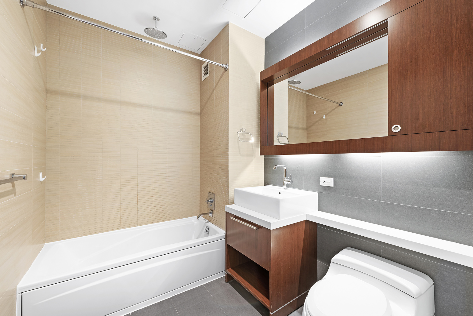 305 West 16th Street, Unit 5A Manhattan, NY 10011 - Photo 5 of 8