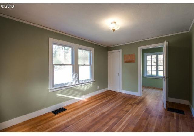 35 Southwest Custer Street Portland, OR 97219 - Photo 8 of 11 Gallery Image 8