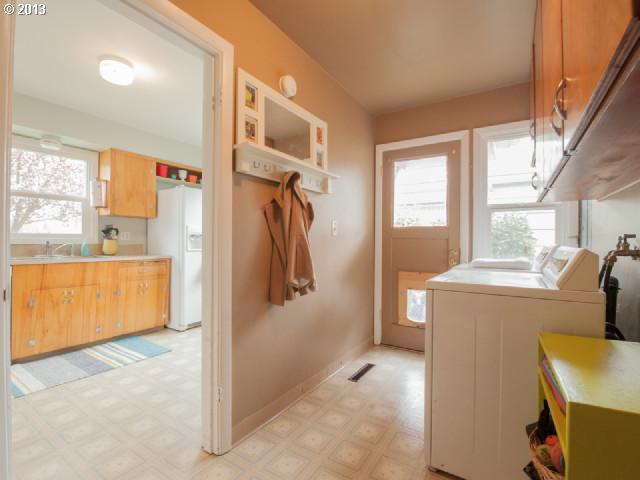 5748 Southeast Reedway Street Portland, OR 97206 - Photo 14 of 15 Gallery Image 14