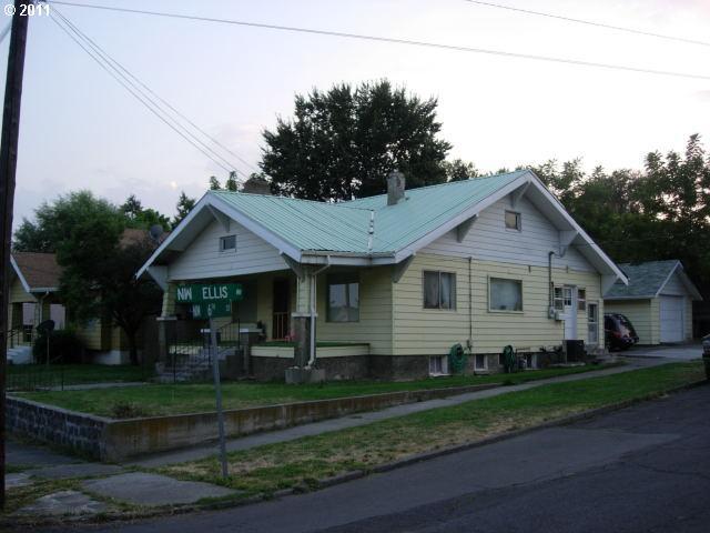 321 Northwest 6th Street Pendleton, OR 97801 - Photo 2 of 8