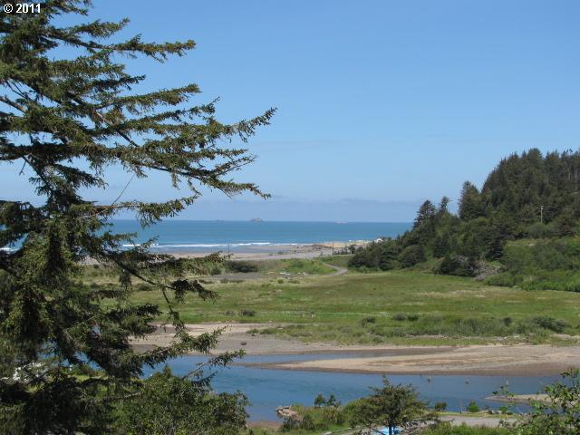 28689 Brooks Road Gold Beach, OR 97444 - Photo 15 of 16