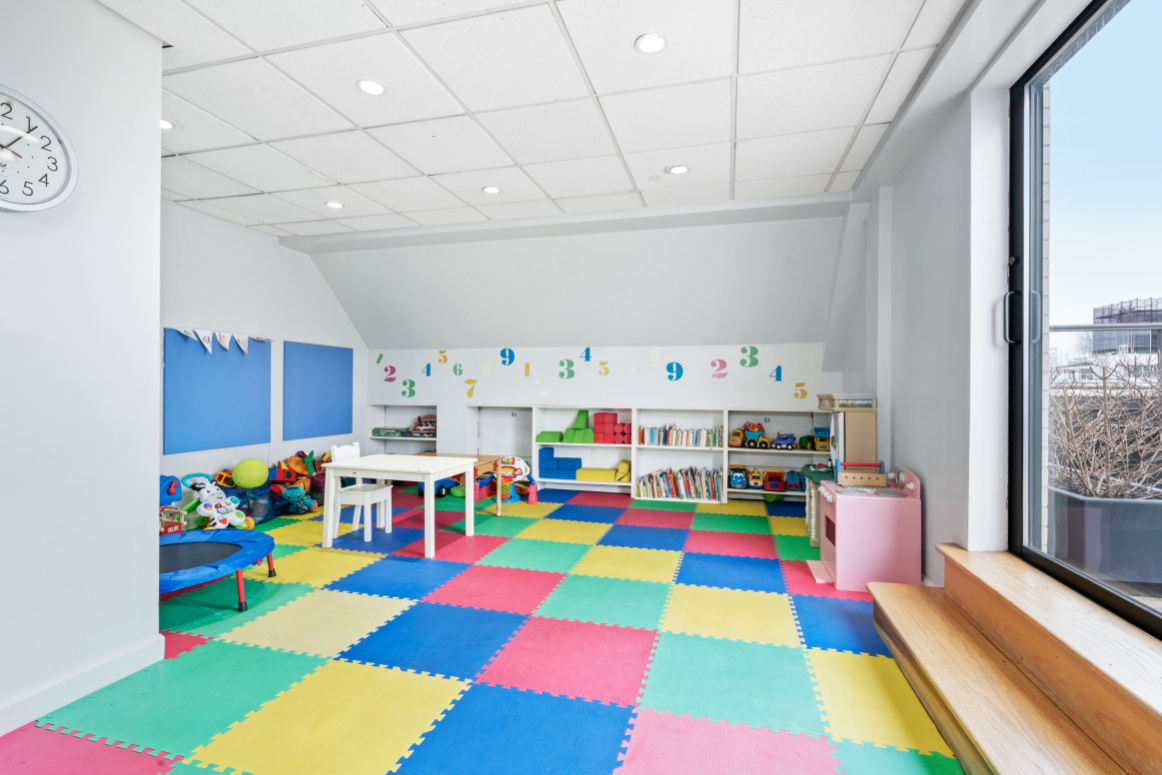 Tower East 190 E 72nd St, Manhattan, NY 10021 - Photo 4 of 4