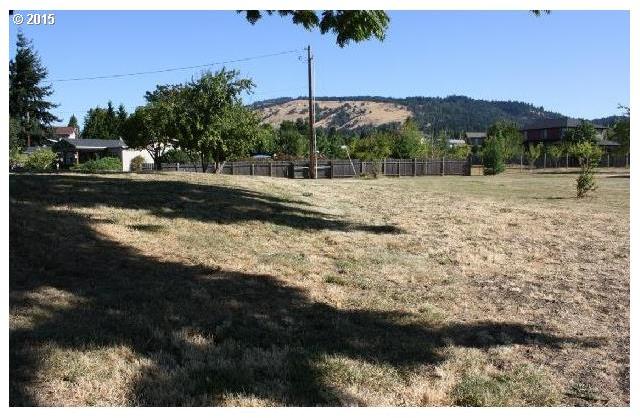 747 Southwest Pucker Huddle Road, Unit 2 White Salmon, WA 98672 - Photo 1 of 6 Gallery Image 1